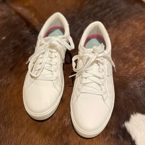 Women’s Rika Viv classic gym shoe/sneaker. Size 7.5. NWOT.